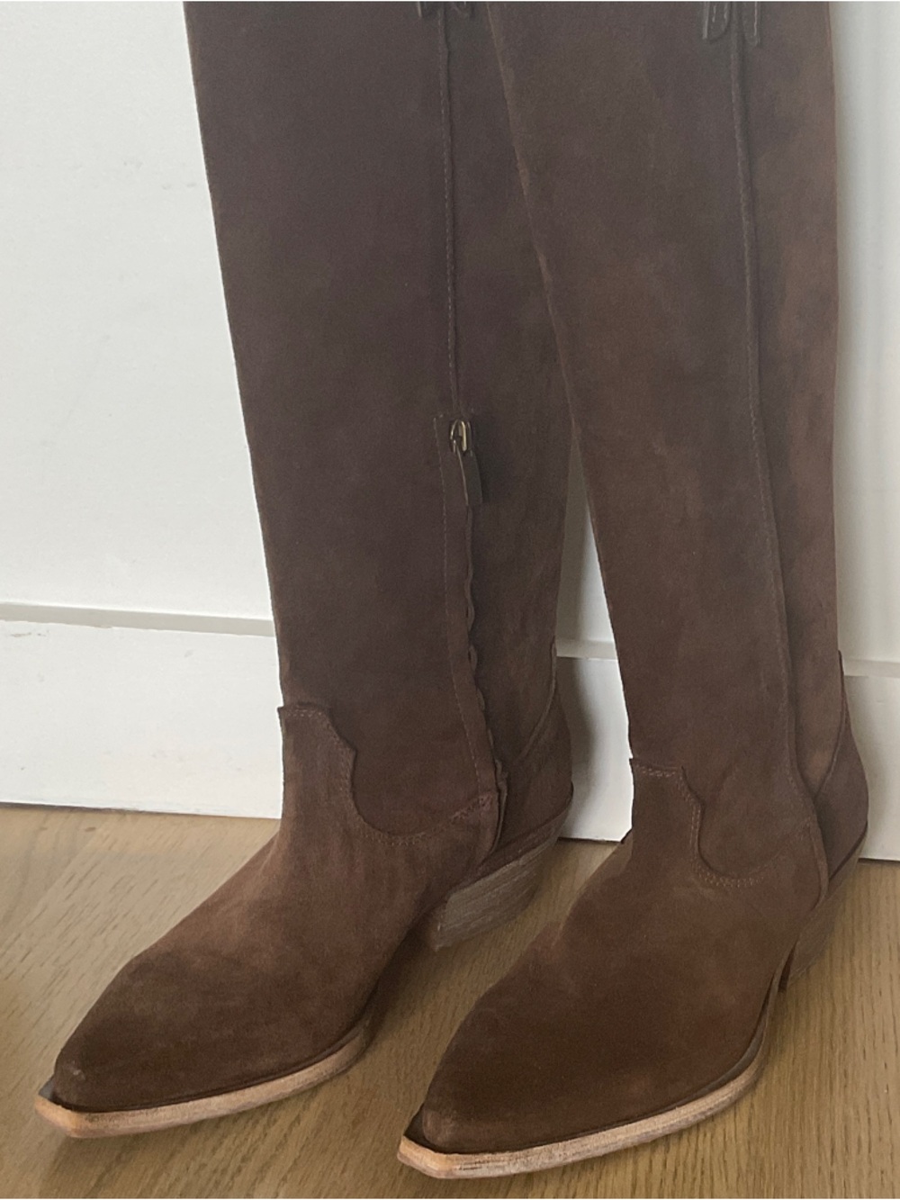 Knee-High Suede Heeled Boots in Dark Brown